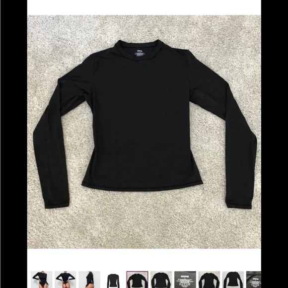 SKIMS Fits Everybody Long Sleeve T-Shirt | Onyx - Picture 8 of 13